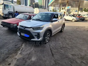 Toyota Raize 2023 Silver