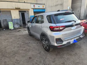 Toyota Raize 2023 Silver