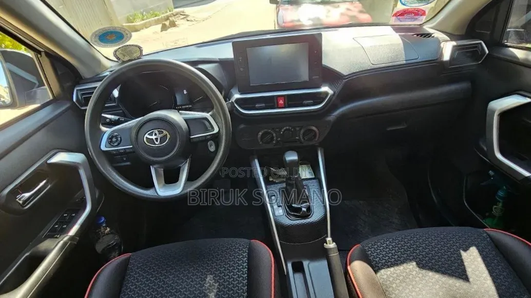 Toyota Raize 2023 Silver