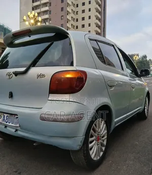 Toyota Vitz 2004 Gray