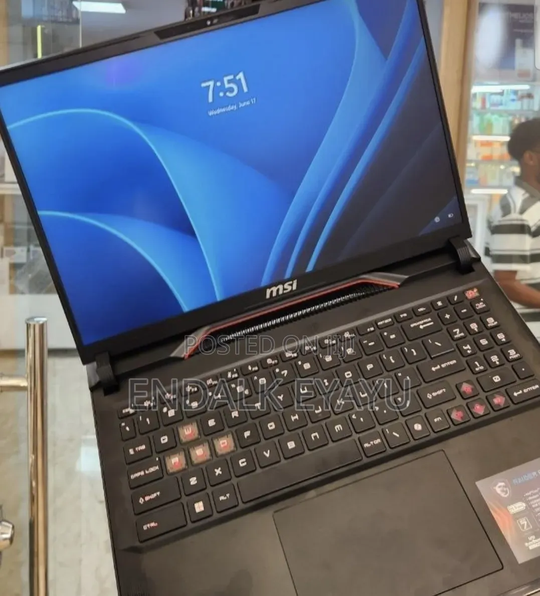 New Laptop MSI Raider GE68HX 13VI-202US 16GB Intel Core i9 SSD 1T