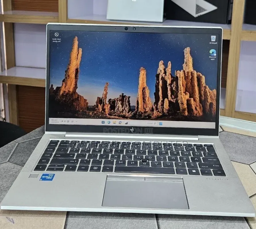 New Laptop HP EliteBook 840 G8 16GB Intel Core i5 SSD 512GB