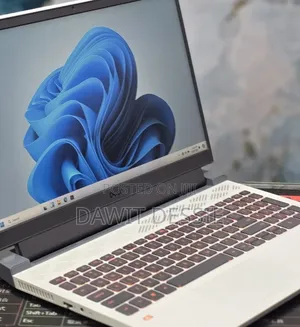 New Laptop Dell G15 5511 8GB AMD Ryzen 7 SSD 512GB