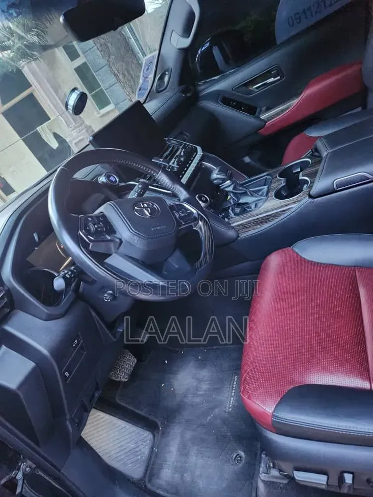 Toyota Land Cruiser 2023 Black