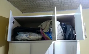 Closet ቁምሳጥን
