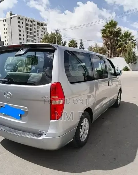 Hyundai H300 2014 Silver
