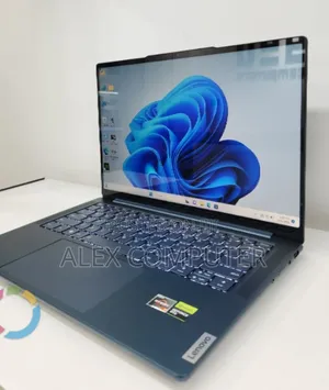New Laptop Lenovo 16GB AMD Ryzen 7 SSD 512GB