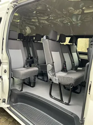 Toyota HiAce 2022 White
