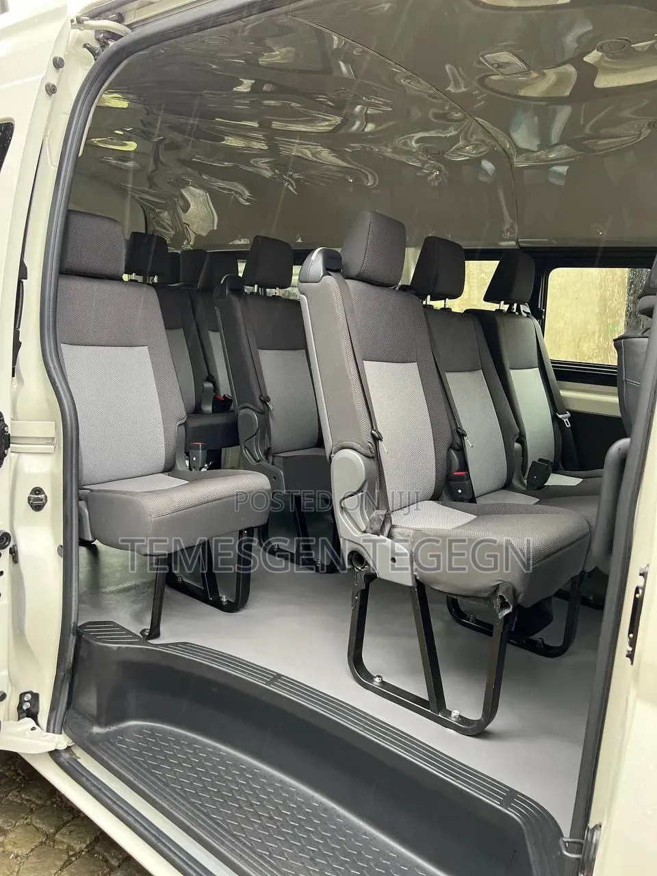 Toyota HiAce 2022 White