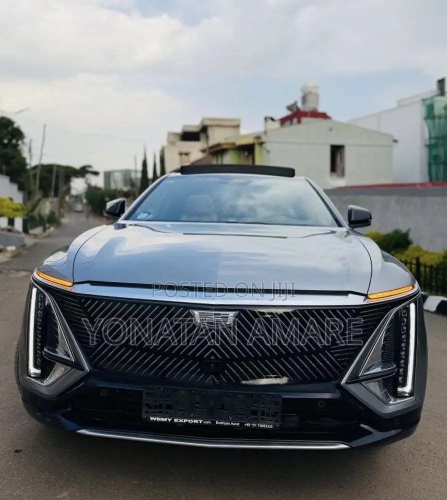 Cadillac Lyriq 2023 Silver