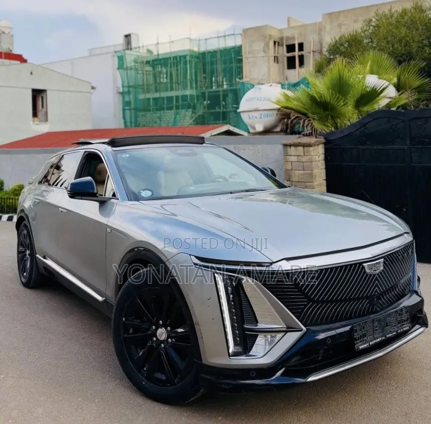 Cadillac Lyriq 2023 Silver