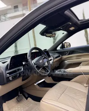 Cadillac Lyriq 2023 Silver