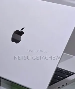 New Laptop Apple MacBook Pro 2025 M5 16GB Apple M5 Pro SSD 512GB