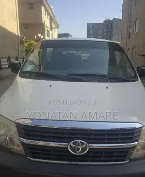Toyota HiAce 2010 White