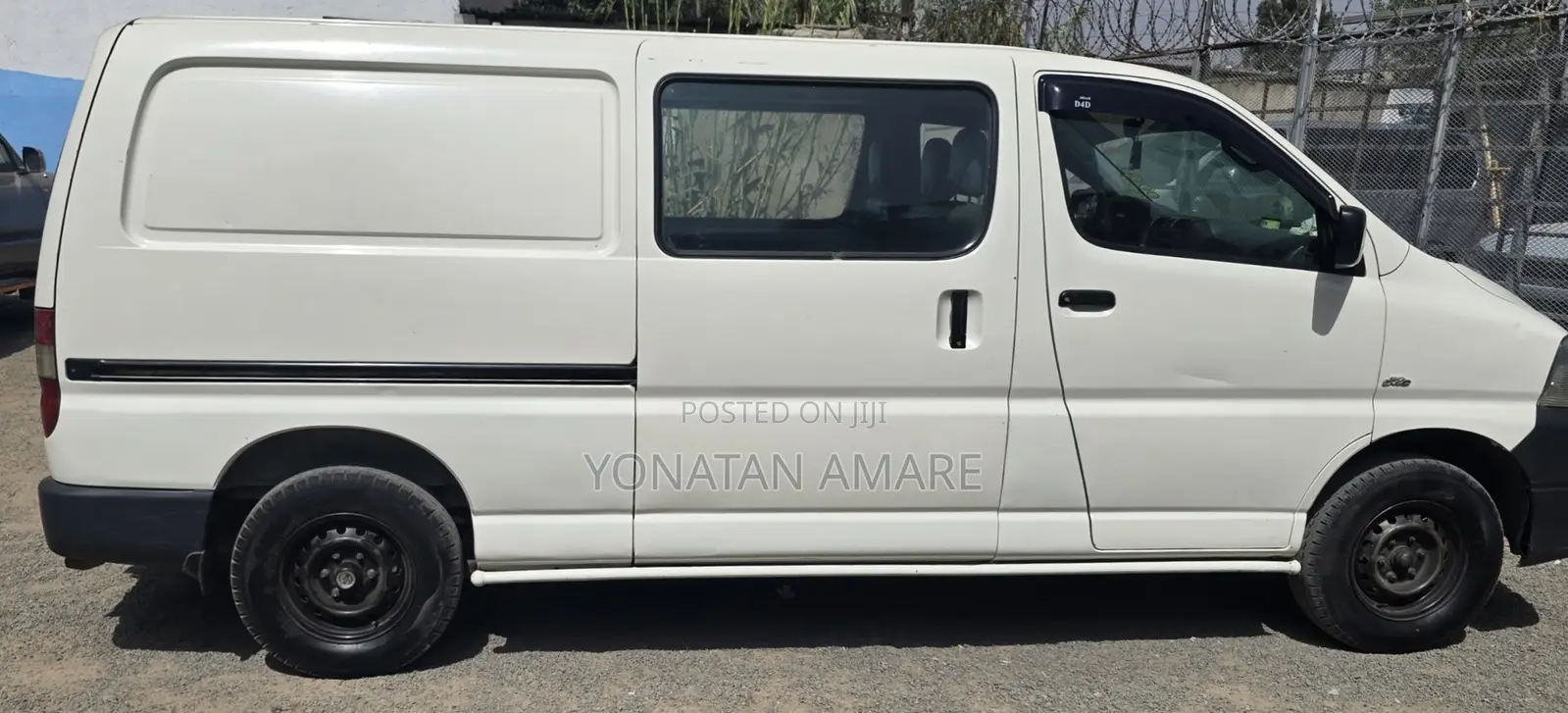 Toyota HiAce 2010 White