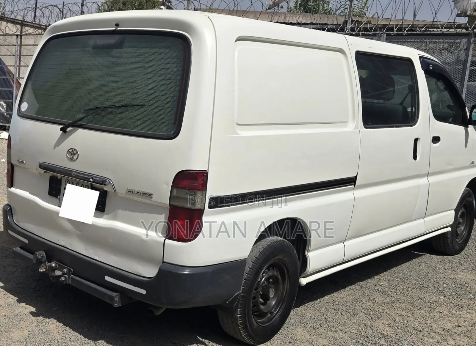 Toyota HiAce 2010 White