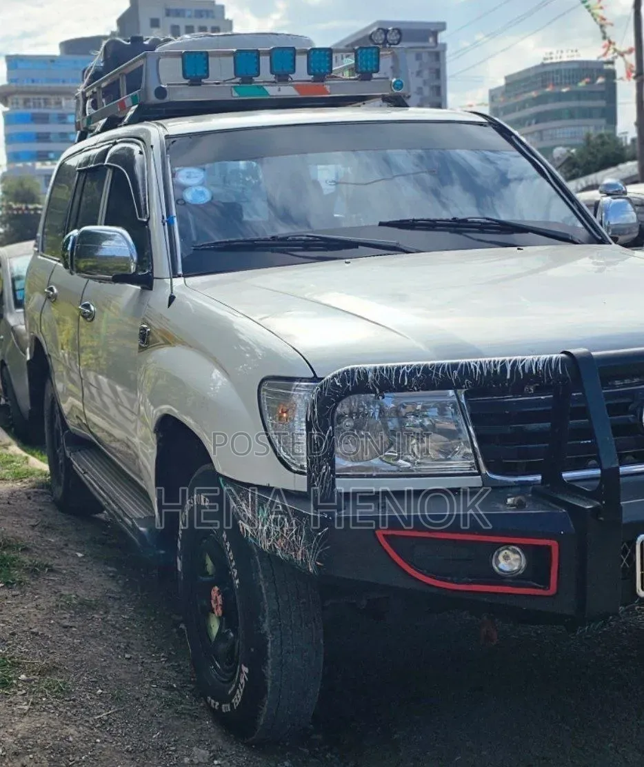 Toyota Land Cruiser 2006 White