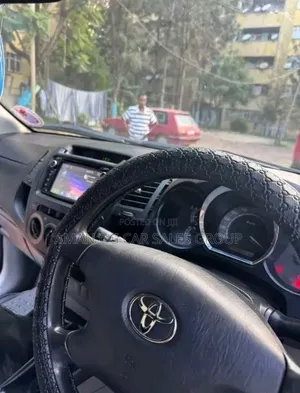 Toyota Hilux 2010 Silver