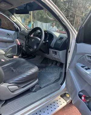 Toyota Hilux 2010 Silver