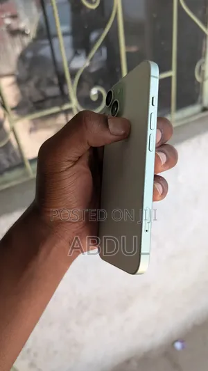 Apple iPhone 15 256 GB Green