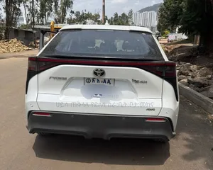 Toyota bZ4X 2024 Off white