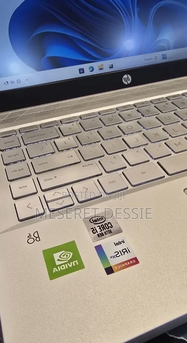 New Laptop HP Pavilion 10 8GB Intel Core i5 SSD 512GB
