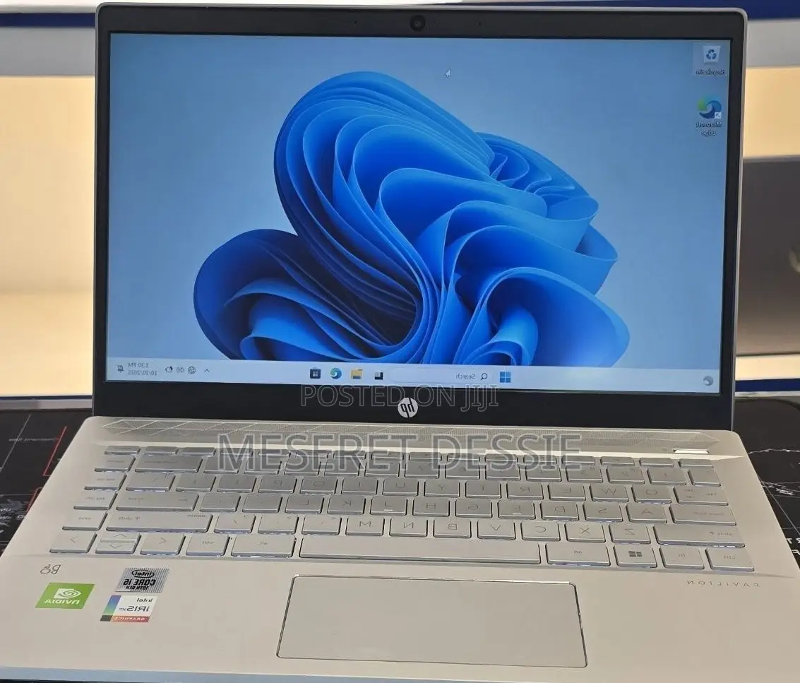 New Laptop HP Pavilion 10 8GB Intel Core i5 SSD 512GB