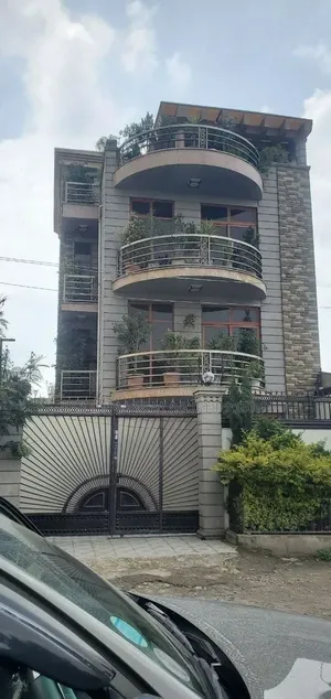 Furnished 8bdrm Townhouse/Terrace for sale