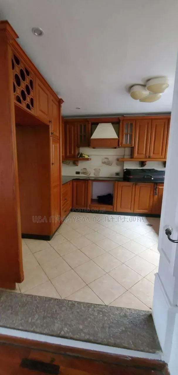Furnished 8bdrm Townhouse/Terrace for sale