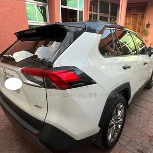 Toyota RAV4 2021 Off white