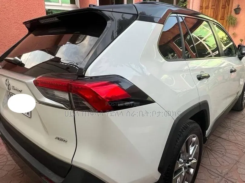 Toyota RAV4 2021 Off white