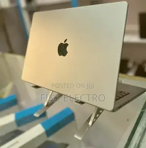 Laptop Apple MacBook Pro 2021 M1 16GB Apple M1 Pro SSD 512GB