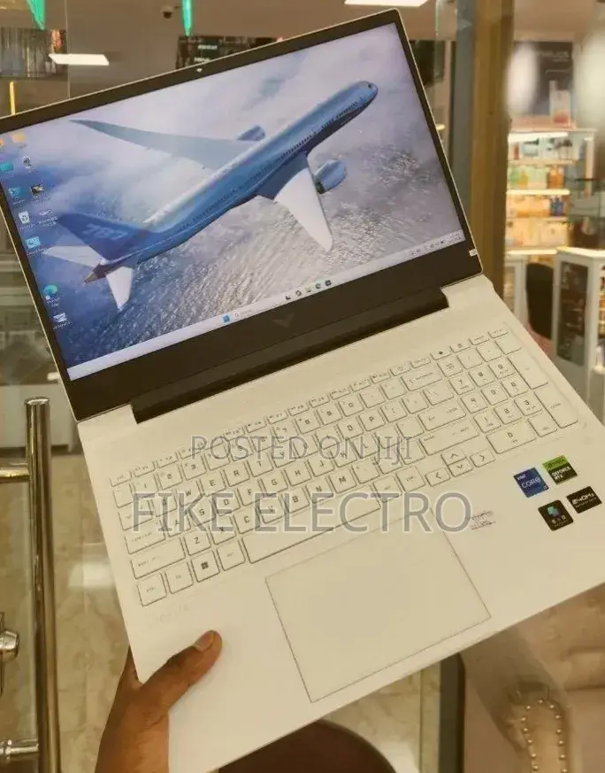 New Laptop HP Victus 16 16GB Intel Core i7 SSD 512GB