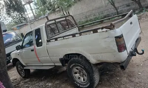 Toyota Hilux 1997 White
