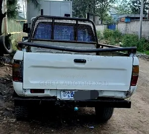 Toyota Hilux 1997 White