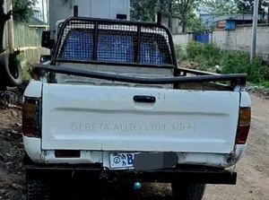 Toyota Hilux 1997 White