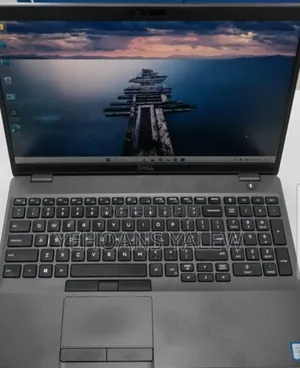 New Laptop Dell Precision 3541 16GB Intel Core i7 SSD 512GB