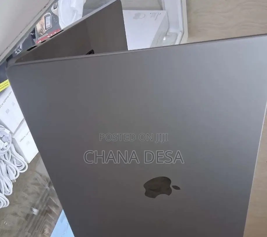 New Laptop Apple MacBook Pro 2021 M1 32GB Apple M1 Pro SSD 1T