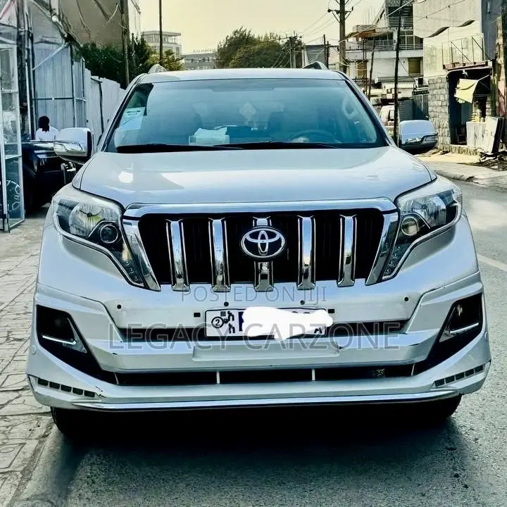 Toyota Land Cruiser 2016 White