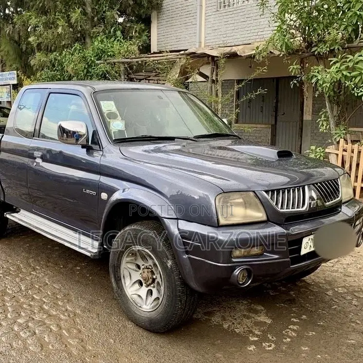 Mitsubishi L200 2005 Blue