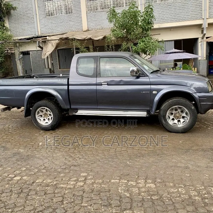 Mitsubishi L200 2005 Blue
