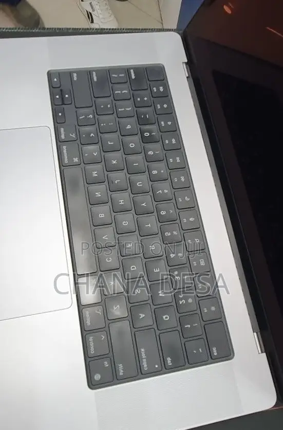 New Laptop Apple MacBook Pro 2021 M1 Max 32GB Apple M1 Pro SSD 1T