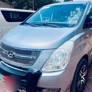 Hyundai H1 2014 Silver