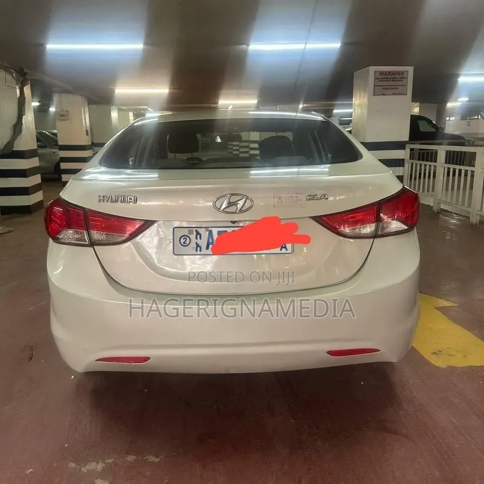 Hyundai Elantra 2013 Silver