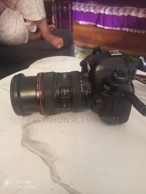 Canon Eos 5d Mark Iv 24- 105 Mm With Bag and Batteries