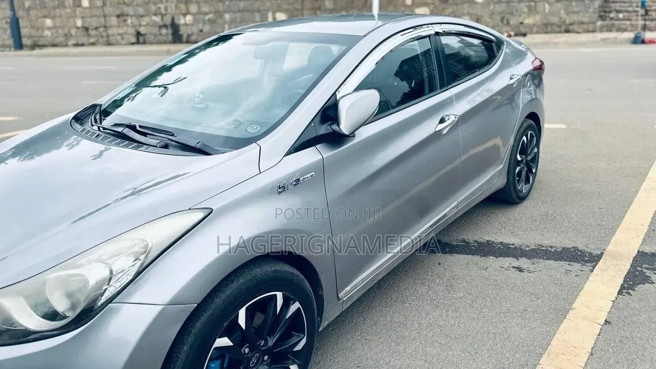 Hyundai Avante 2013 Gray