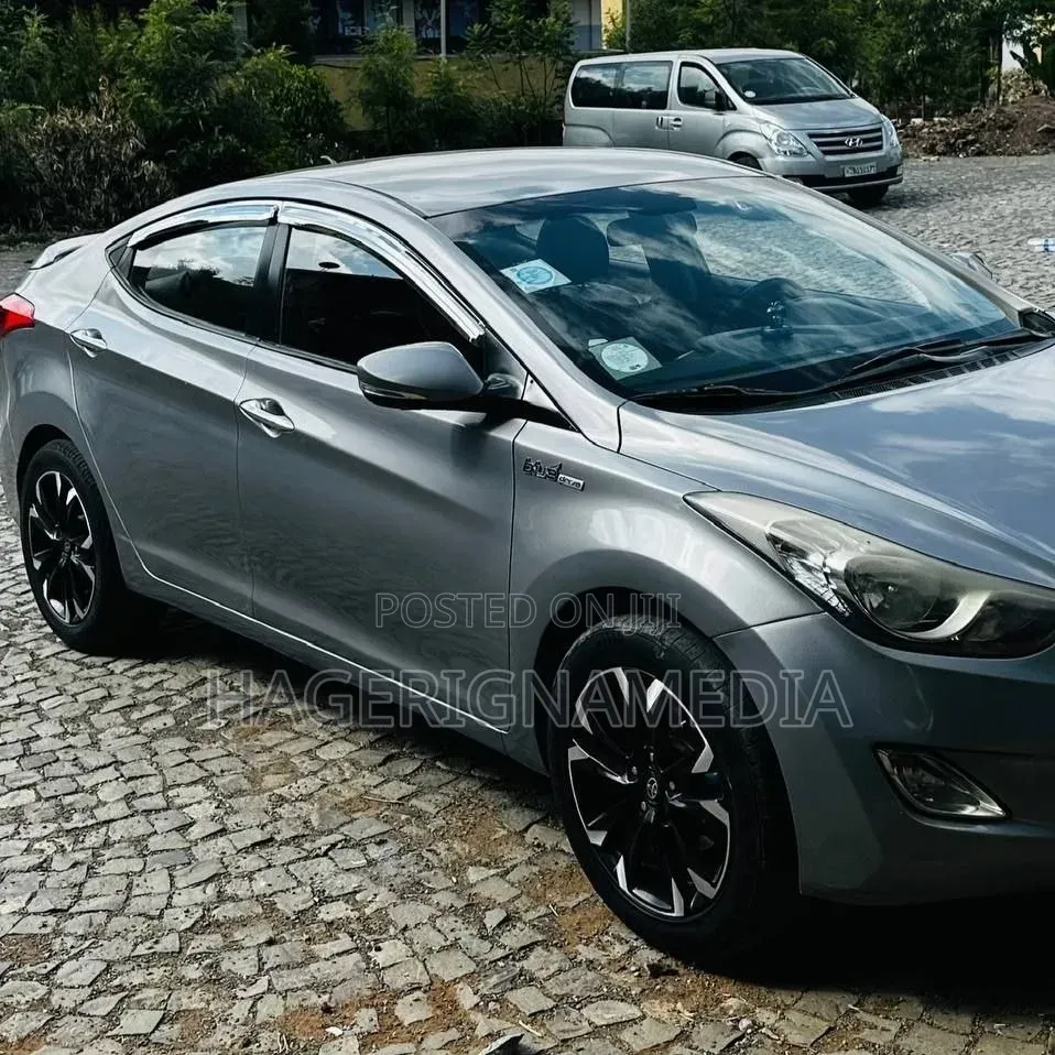Hyundai Avante 2013 Gray