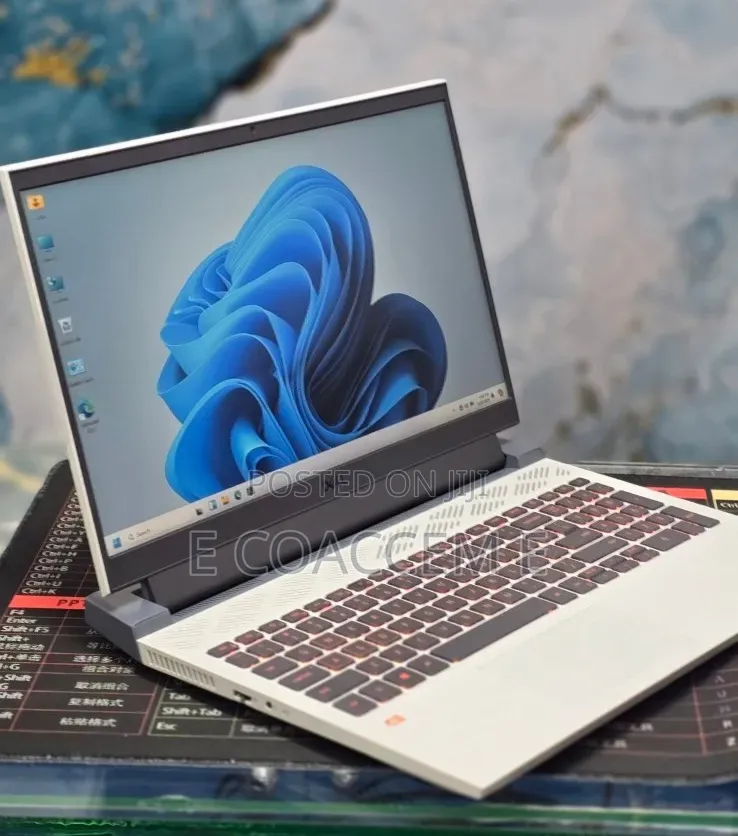 New Laptop Dell G15 5511 8GB AMD Ryzen 7 SSD 512GB
