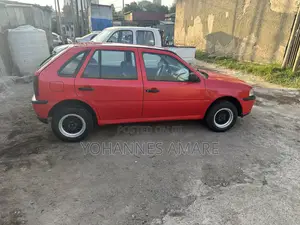 Volkswagen Golf 2005 Red
