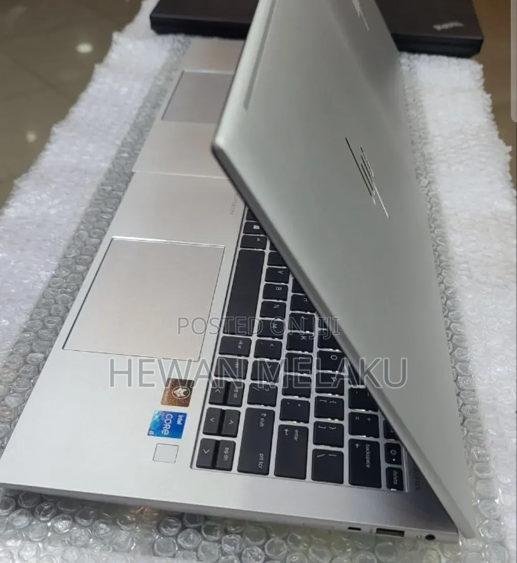 New Laptop HP EliteBook 840 G9 16GB Intel Core i5 SSD 512GB
